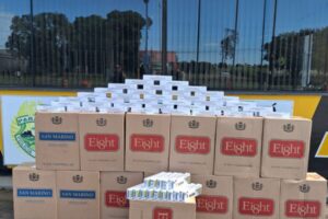 Homem é preso carregando mais de 7 mil maços de cigarros contrabandeados do Paraguai na PR-323