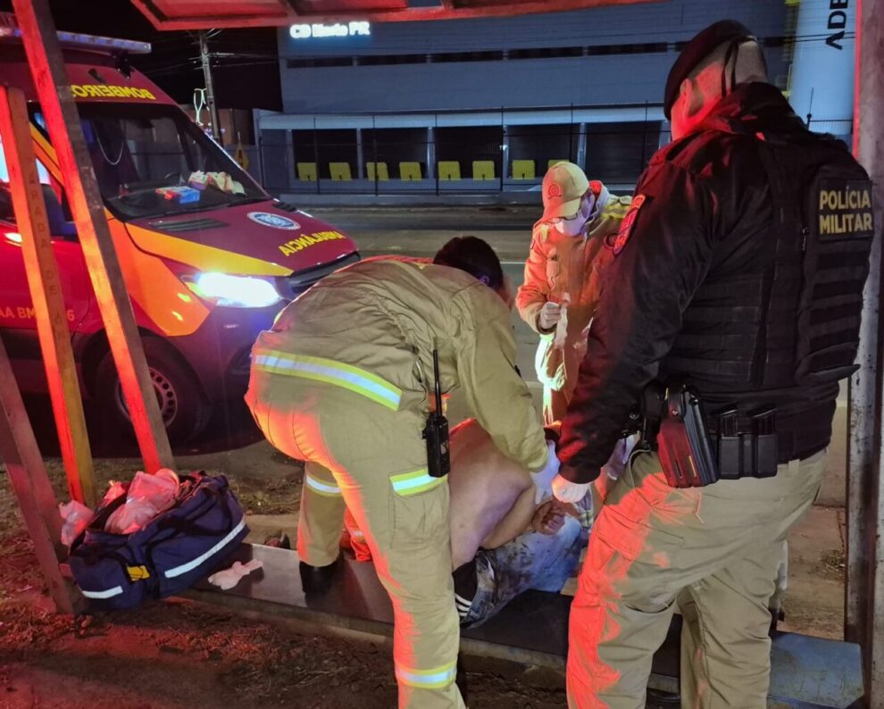 Homem ensanguentado é encontrado caminhando pela Avenida Colombo após confusão em Maringá