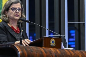 Lula escolhe Teresa Leitão para assumir liderança do governo no Senado