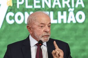 Lula quer conversar com Claudia Sheinbaum sobre protestos no México