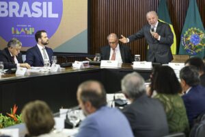 Lula sobre sanções dos EUA: "Brasil não é republiqueta insignificante"