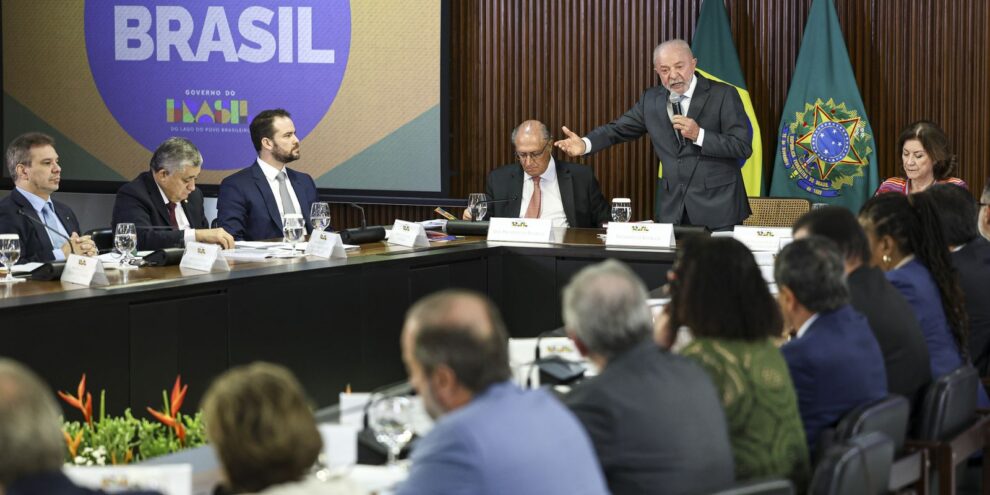 Lula sobre sanções dos EUA: "Brasil não é republiqueta insignificante"
