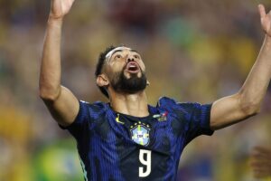 Matheus Cunha vive sonho na Copa e valoriza elenco: "grupo de amigos"