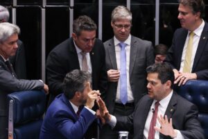 Mesmo com apelos do governo, pautas-bomba são aprovadas no Senado
