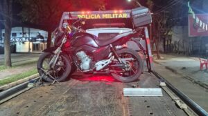 Motociclista foge da PM, avança semáforos e acaba abordado com droga em Maringá