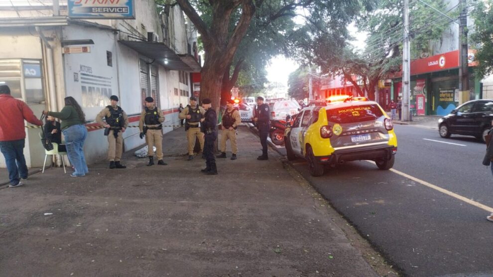 O que se sabe sobre o assassinato de jovem em frente ao trabalho no Centro de Maringá