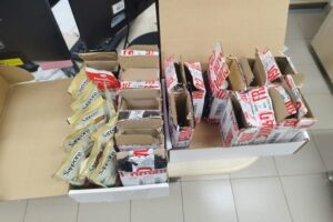 PF apreende medicamentos irregulares no Aeroporto de Maringá