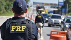 Pai é suspeito de abandonar o próprio filho de 11 anos em ponto de apoio de rodovia e acaba na delegacia