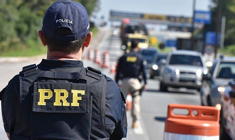 Pai é suspeito de abandonar o próprio filho de 11 anos em ponto de apoio de rodovia e acaba na delegacia