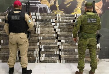 Polícia Rodoviária estadual apreende uma tonelada de maconha em esconderijo na região de Maringá