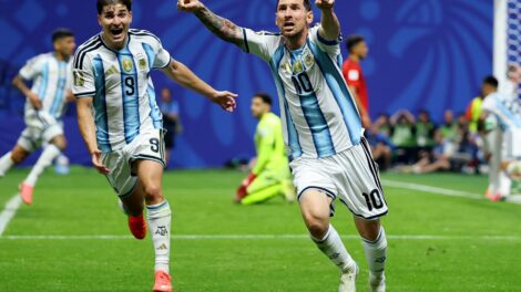 Argentina busca virada, despacha Egito e mantém vivo o sonho do tetra