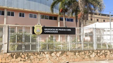 Bebê é encontrado mamando em mãe vítima de feminicídio