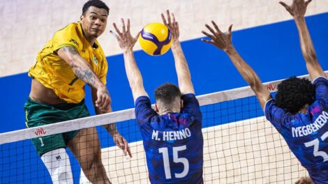 Brasil bate bicampeã olímpica França na Liga das Nações de vôlei