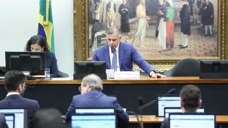 CCJ da Câmara aprova fim da aposentadoria como punição para juízes