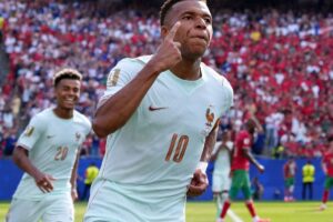 França é a primeira semifinalista da Copa após 2 a 0 sobre Marrocos