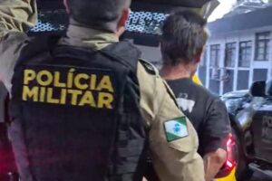 Homem é preso após tentar matar colega com facadas na cabeça durante briga por ciúmesm em Sarandi