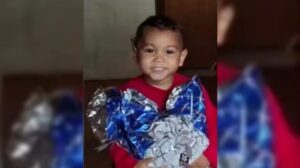 Irmãos de menino morto por não dar 'bom dia' ao pai relatam tortura: 'Ele morde a gente'