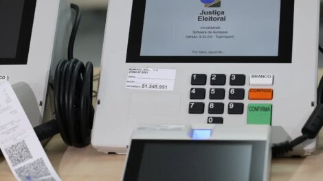 Justiça Eleitoral afasta servidores com parentes candidatos