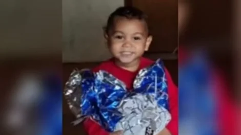 Menino morto pelo pai por não dar "bom dia" teve coração deslocado