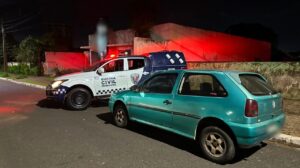 Monitoramento identifica carro furtado e veículo é recuperado na Praça Salgado Filho, em Maringá