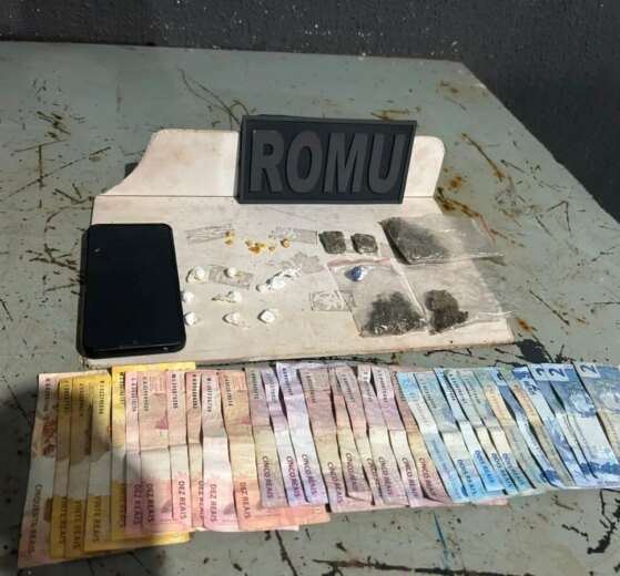 Mulher tenta esconder cocaína nas partes íntimas e acaba presa por tráfico em Maringá