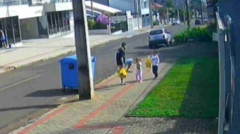 Pai que agrediu filha de 3 anos com chute é investigado pela Polícia Civil no Paraná