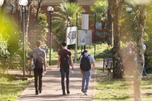 Vestibular de Inverno da UEM acontece neste domingo; confira horários, documentos e tudo o que o candidato precisa saber