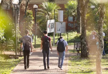 Vestibular de Inverno da UEM acontece neste domingo; confira horários, documentos e tudo o que o candidato precisa saber