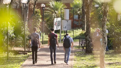 Vestibular de Inverno da UEM acontece neste domingo; confira horários, documentos e tudo o que o candidato precisa saber