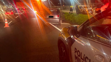 'Bebi três cervejas': motorista perde o controle do carro na PR-317 e é preso por embriaguez em Maringá