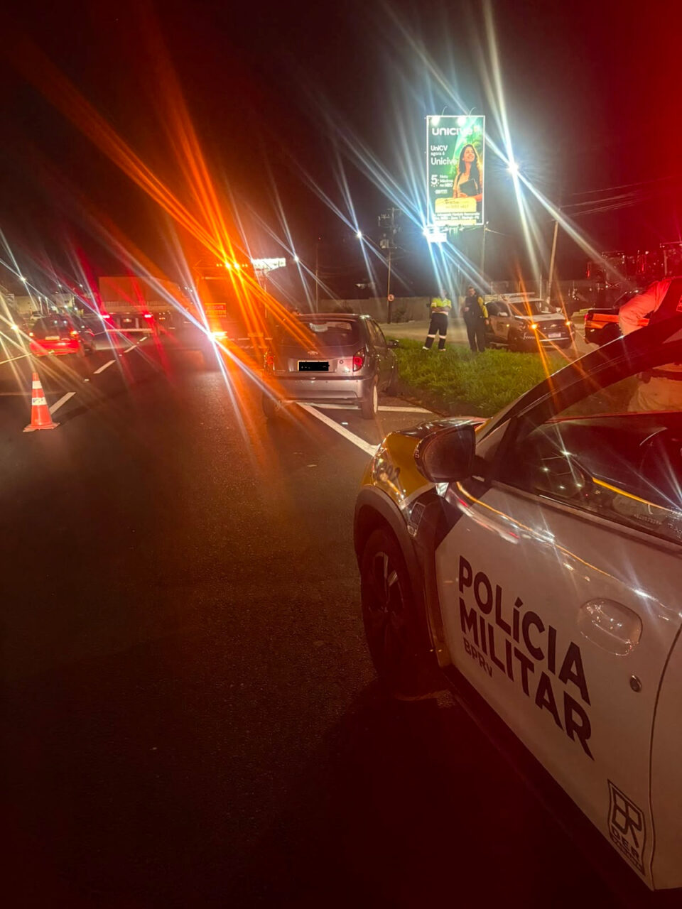 'Bebi três cervejas': motorista perde o controle do carro na PR-317 e é preso por embriaguez em Maringá