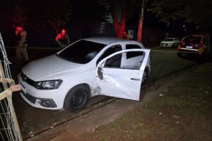 Briga de trânsito termina com motoboy socorrido em estado grave, em Maringá