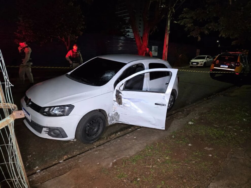 Briga de trânsito termina com motoboy socorrido em estado grave, em Maringá