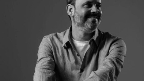 Cine UEM recebe aula aberta com pesquisador de música e cinema Martin Eikmeier