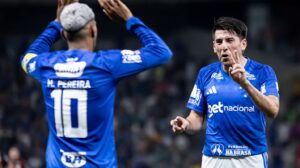Cruzeiro vence Flamengo e Palmeiras agradece no Brasileirão