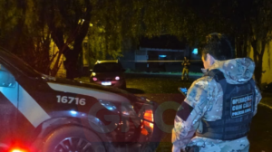 Dois suspeitos morrem em confrontos armados durante operação policial em Sarandi