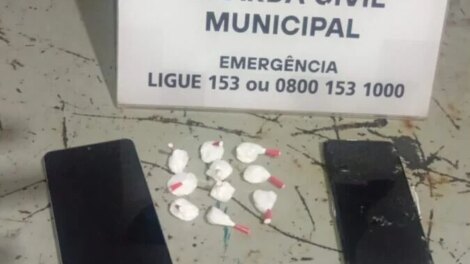 Guarda Municipal prende homem escondendo cocaína em caixa de doces, em Sarandi