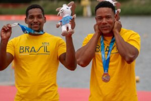 Jacky Godmann e Gabriel Nascimento são prata no Mundial de Canoagem