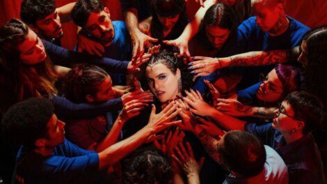 Leffs lança videoclipe de “Sagitário” e amplia narrativa mística do álbum Atravessada
