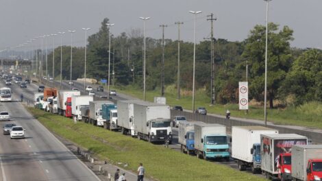 Lei garante frete mínimo no transporte de cargas; saiba o que muda