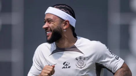 Memphis renova com o Corinthians, mas exigências contratuais cria clima tenso no clube 