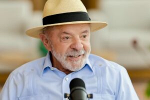 Pelo PT, Lula busca reeleição com foco em pautas sociais