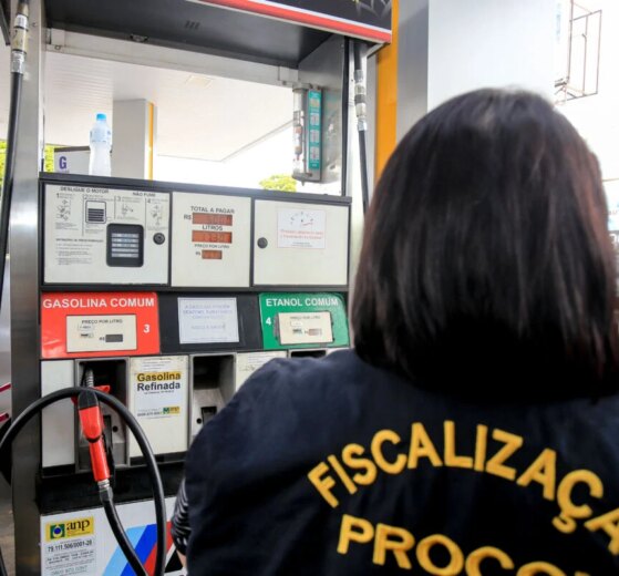 Pesquisa do Procon aponta variação de até 25,49% nos preços dos combustíveis em Maringá