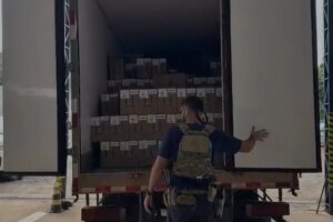 Polícia Federal apreende cerca de 2 mil celulares contrabandeados em Maringá