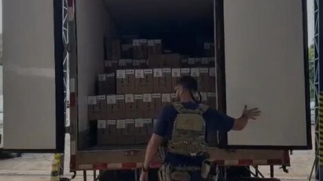 Polícia Federal apreende cerca de 2 mil celulares contrabandeados em Maringá