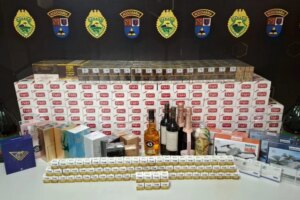 Polícia Rodoviária Estadual apreende cigarros, emagrecedores e perfumes contrabandeados na PR-317