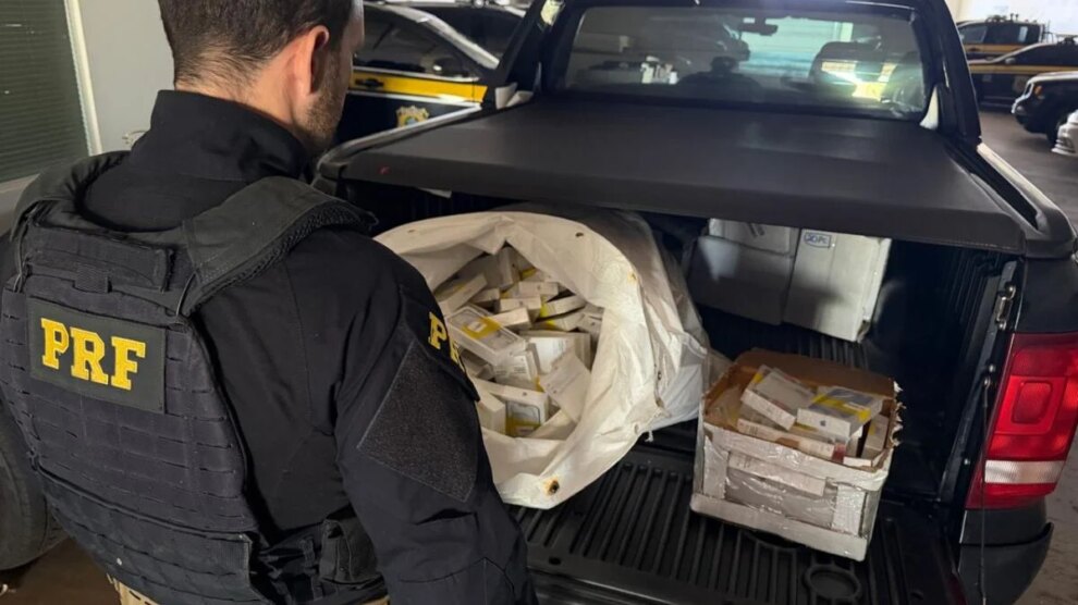 Polícia Rodoviária Federal apreende 240 iPhones avaliados em cerca de R$1 milhão em Maringá
