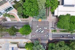 Prefeitura de Maringá amplia fiscalização eletrônica em cruzamentos para reforçar segurança no trânsito