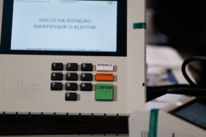 Presidenciáveis apresentam propostas de governo