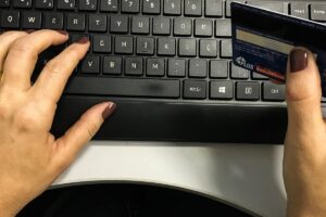 Relatório da MP da taxa das blusinhas deve ser apresentado na segunda